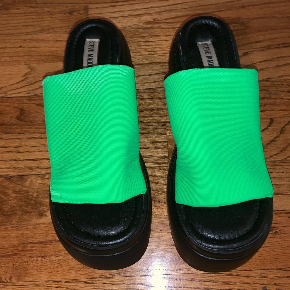 Steve Madden X UO platform sandals size 10 Scrunchy